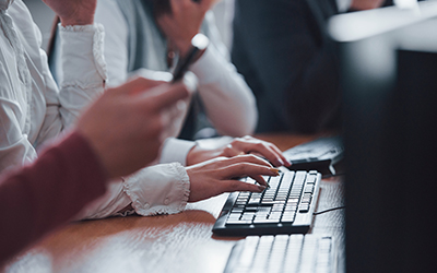 KEUNTUNGAN MENJADI SEORANG IT EXPERT